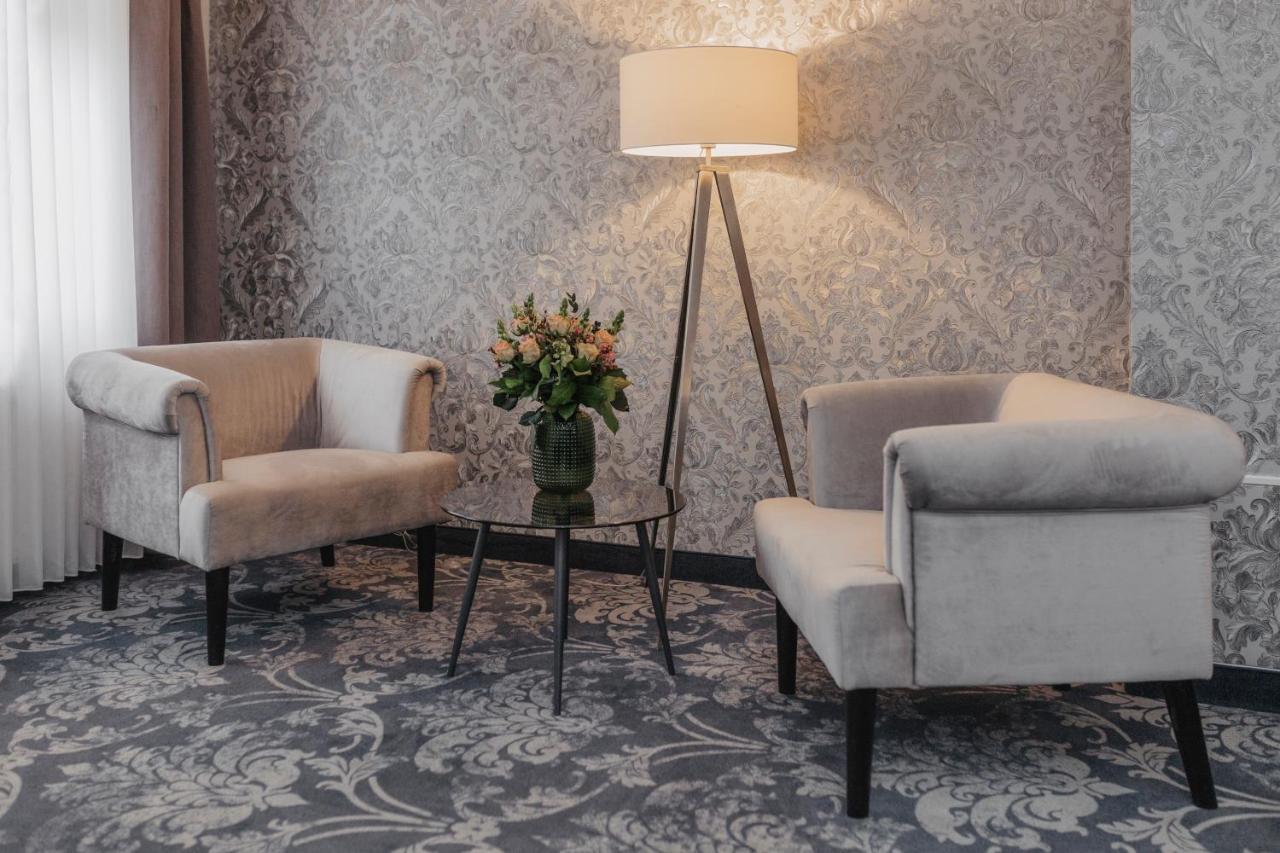 Hotel Schwarzer Adler Stendal Esterno foto