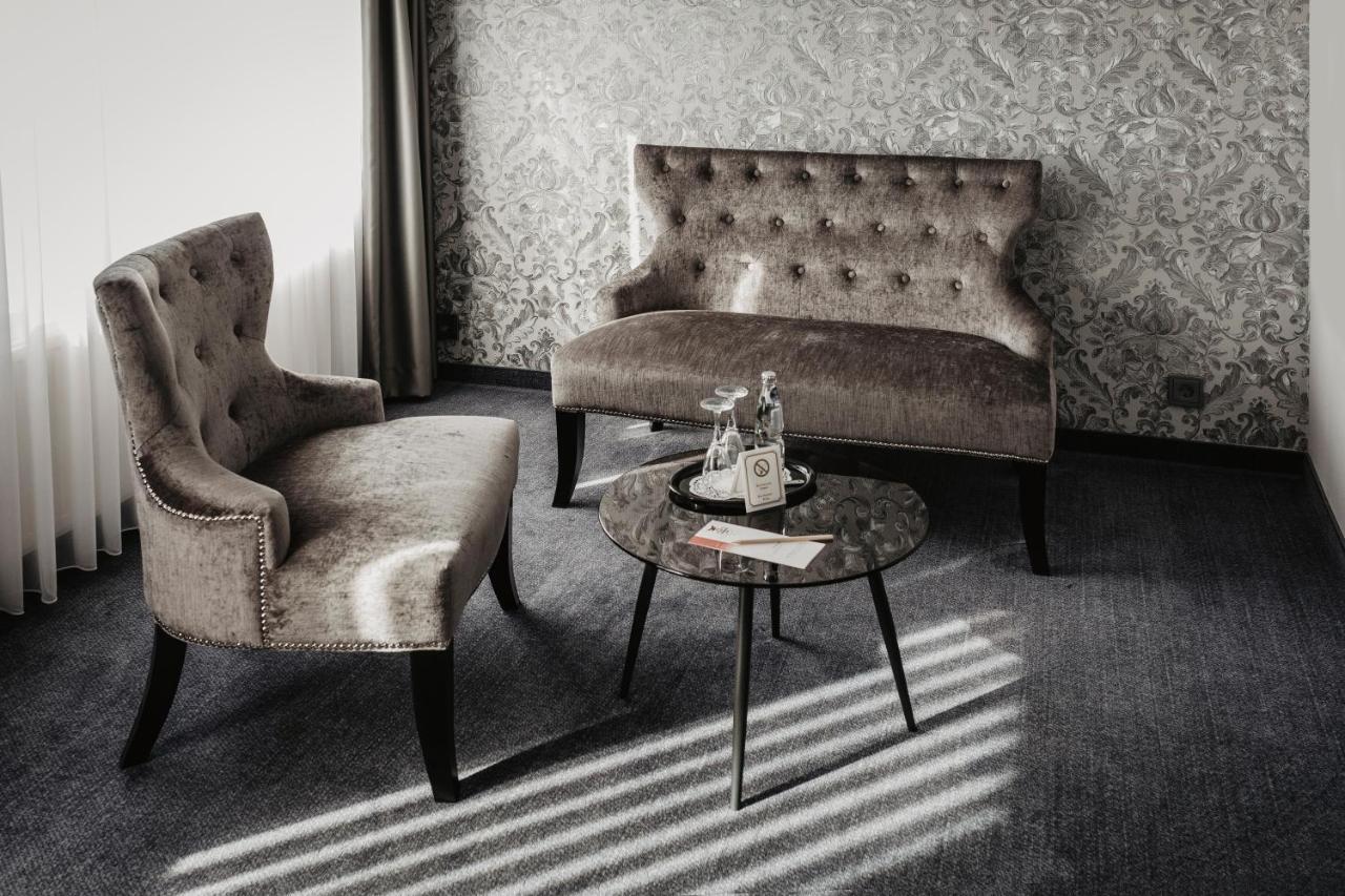 Hotel Schwarzer Adler Stendal Esterno foto